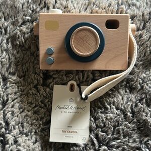 New Hearth & Hand Wooden Toy Camera with Blue Magnolia no tags Christmas